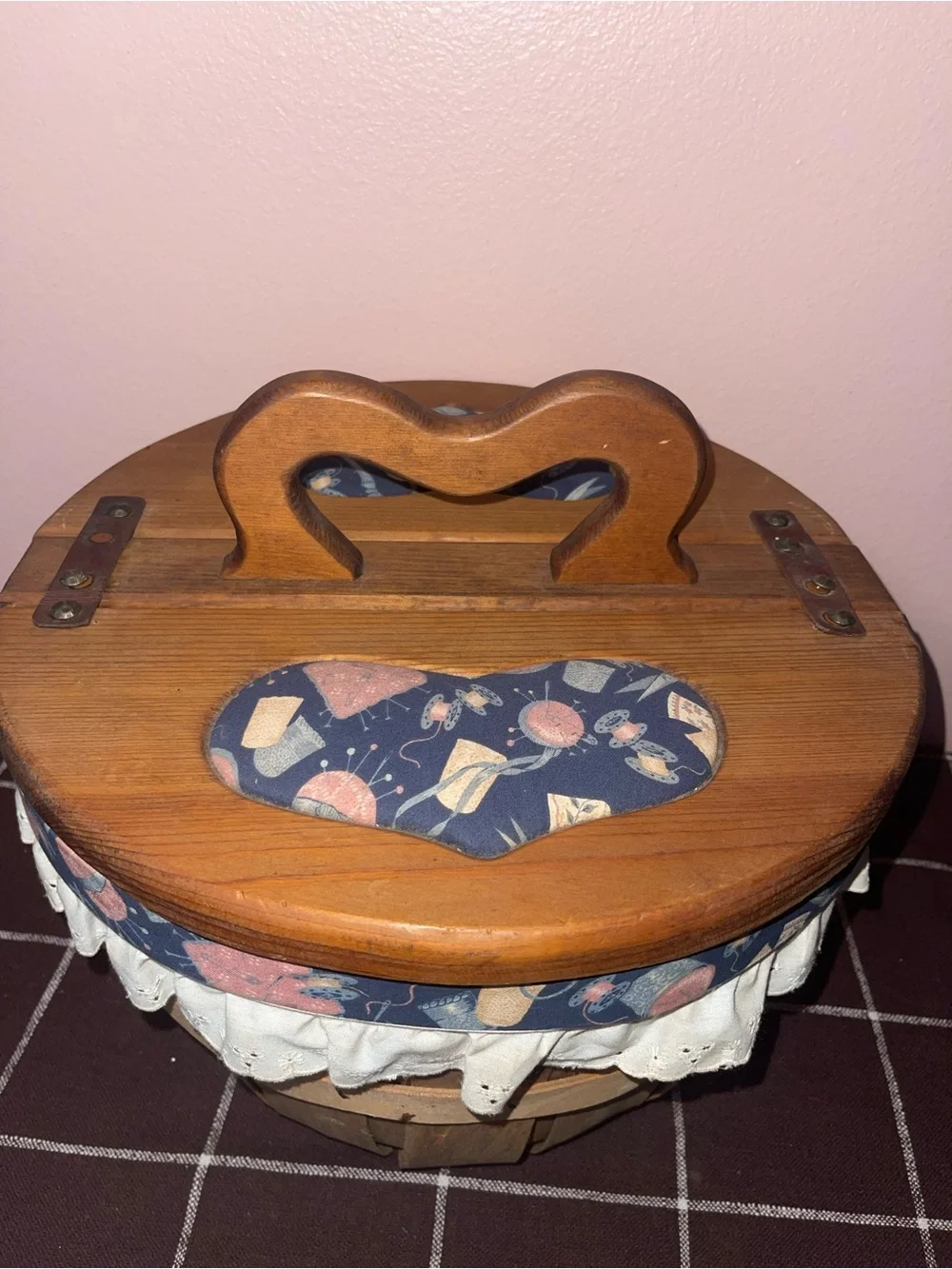 Wooden Heart Lidded Lined Sewing Picnic Basket Leather Hinges Vintage